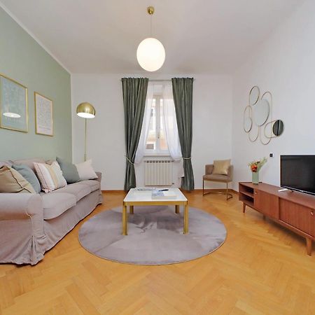 Ych-Comfortable 2 Bedrooms Flat Near Colosseum Rome Bagian luar foto