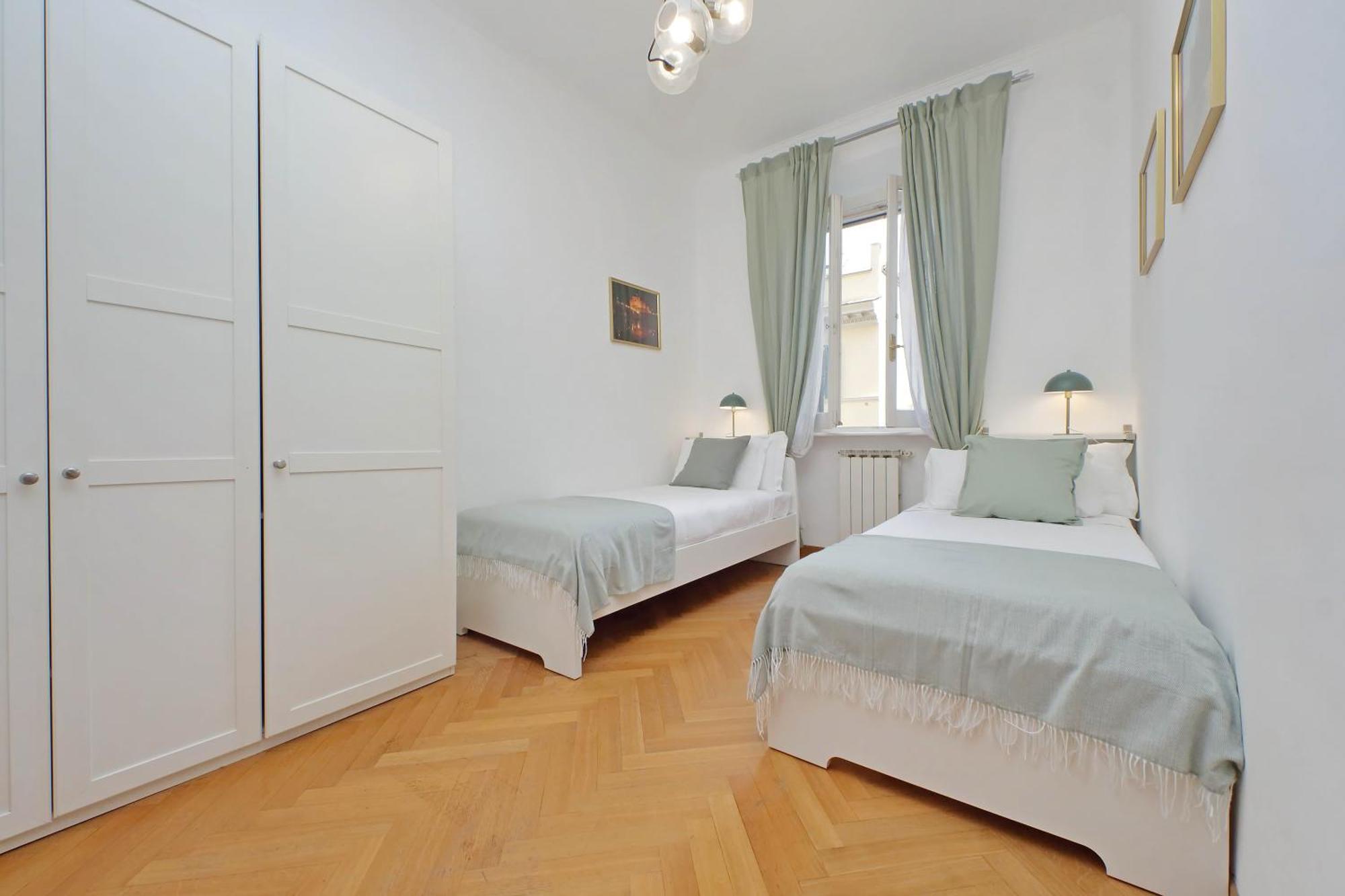 Ych-Comfortable 2 Bedrooms Flat Near Colosseum Rome Bagian luar foto