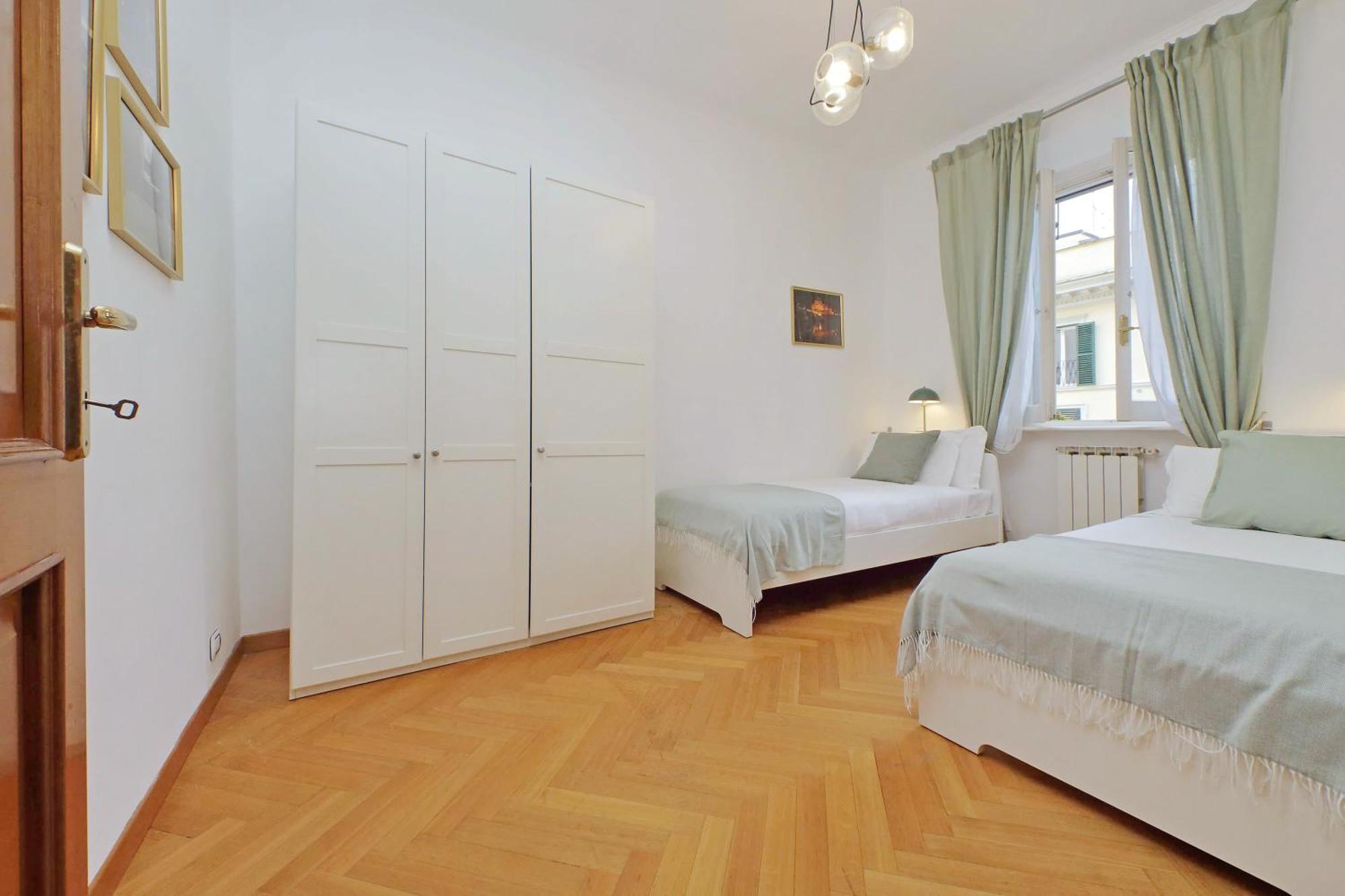 Ych-Comfortable 2 Bedrooms Flat Near Colosseum Rome Bagian luar foto