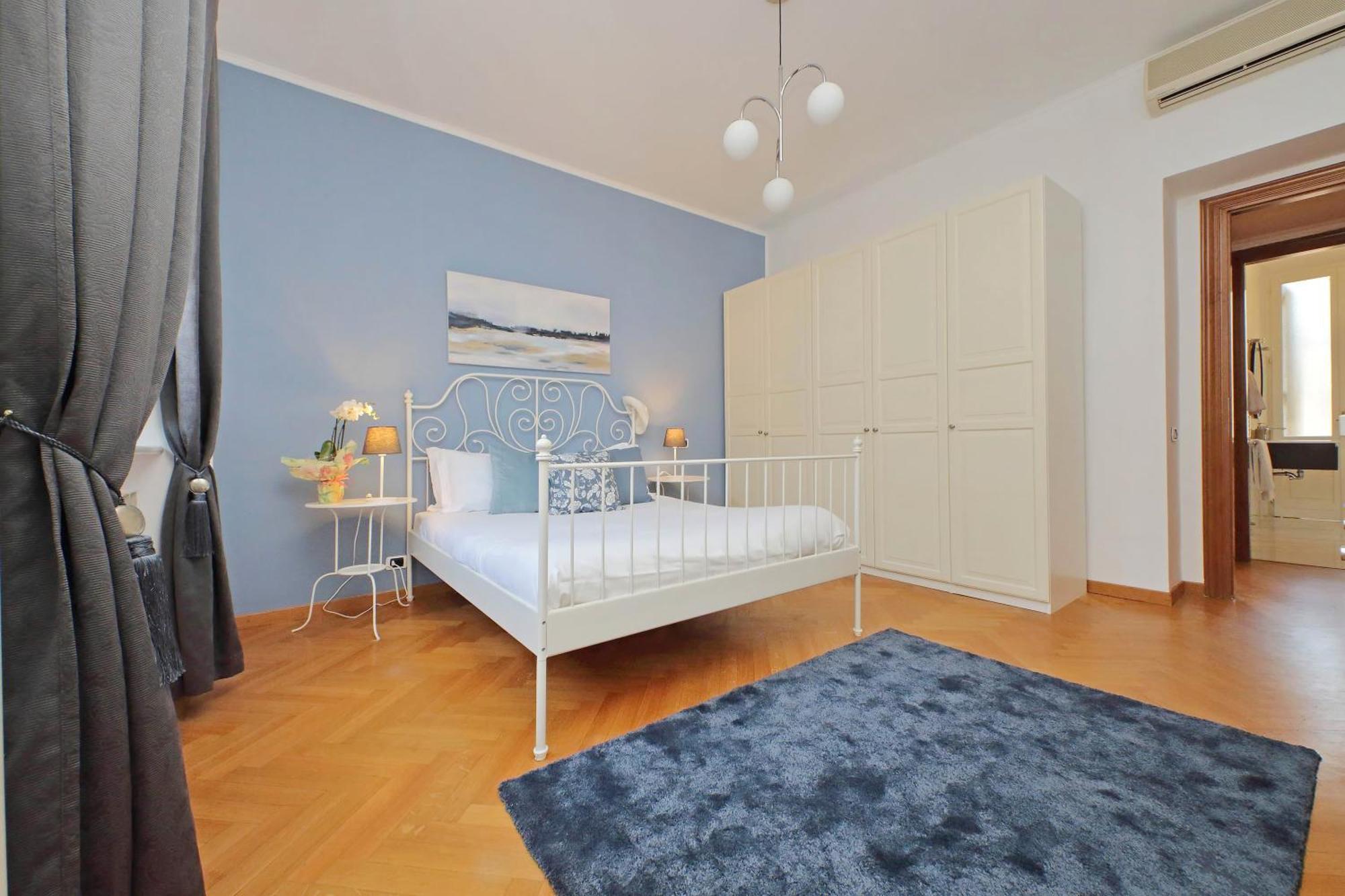 Ych-Comfortable 2 Bedrooms Flat Near Colosseum Rome Bagian luar foto