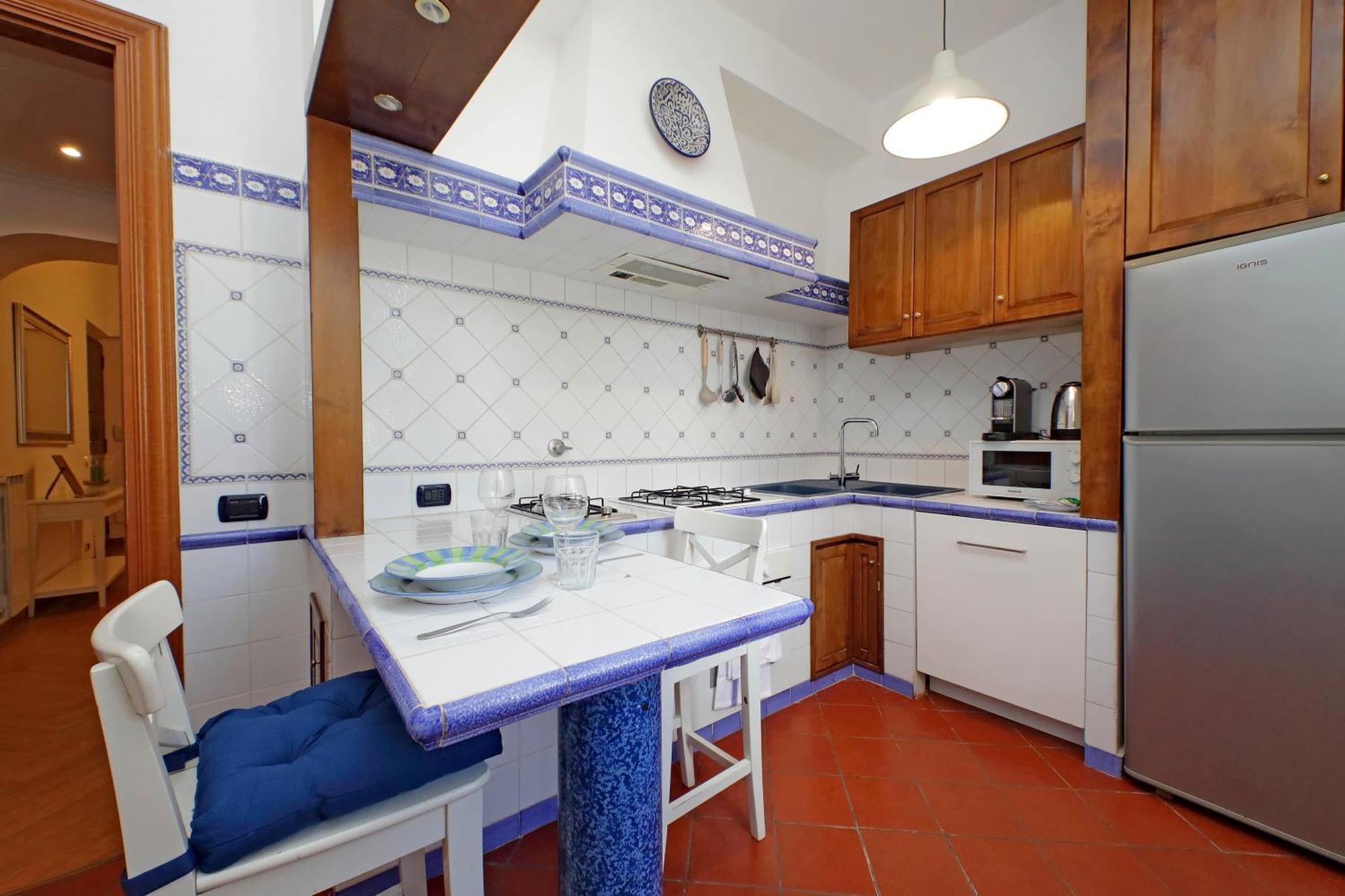 Ych-Comfortable 2 Bedrooms Flat Near Colosseum Rome Bagian luar foto