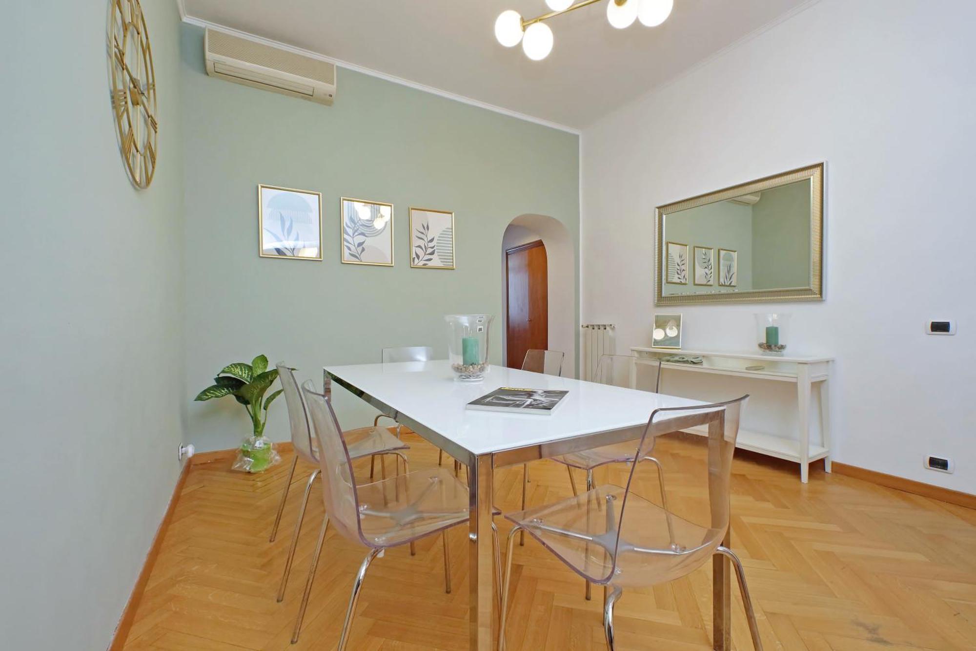 Ych-Comfortable 2 Bedrooms Flat Near Colosseum Rome Bagian luar foto